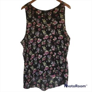 Torrid Shear tank size 3 or 3X black floral print